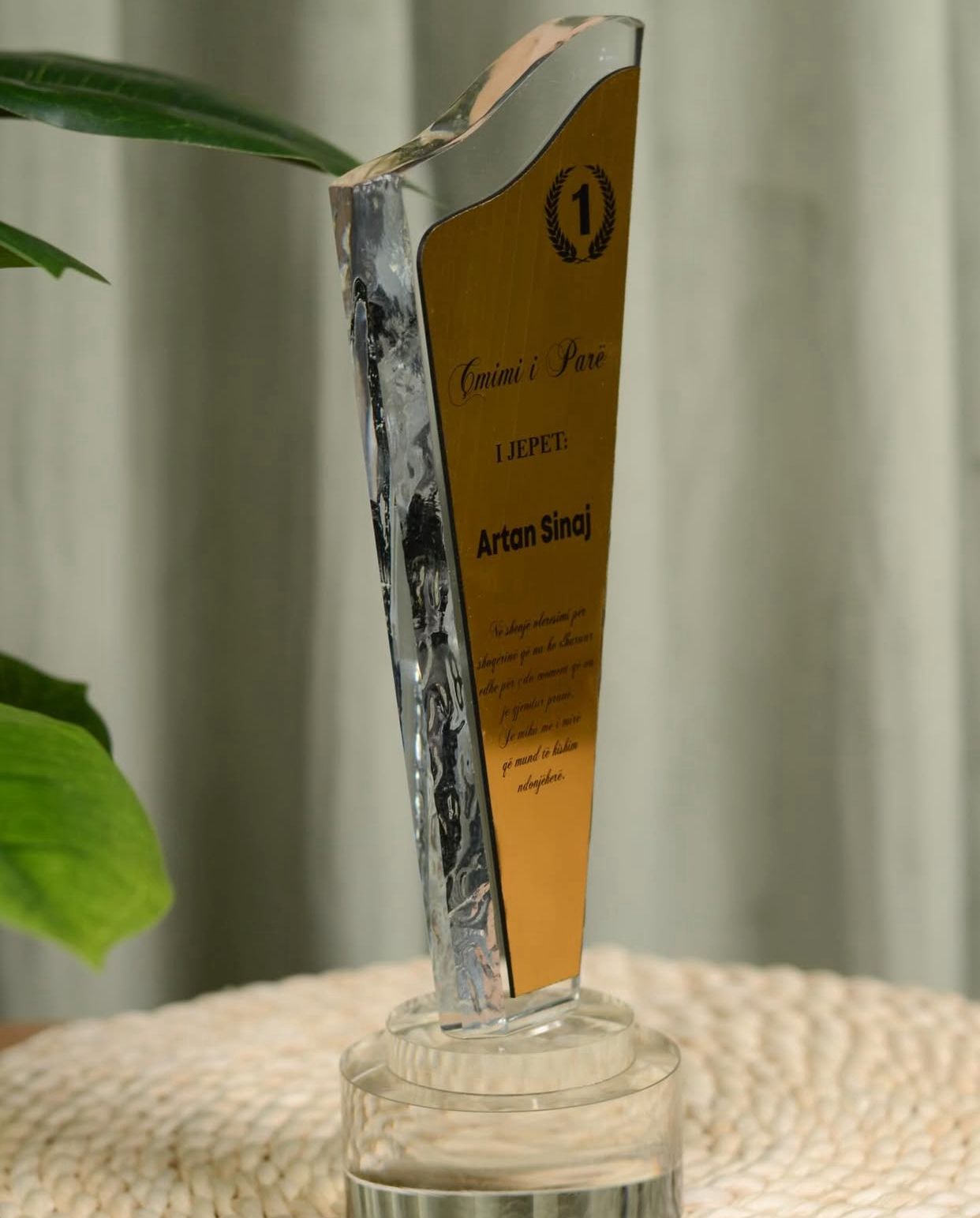 Trofe Transparent - Figura 2